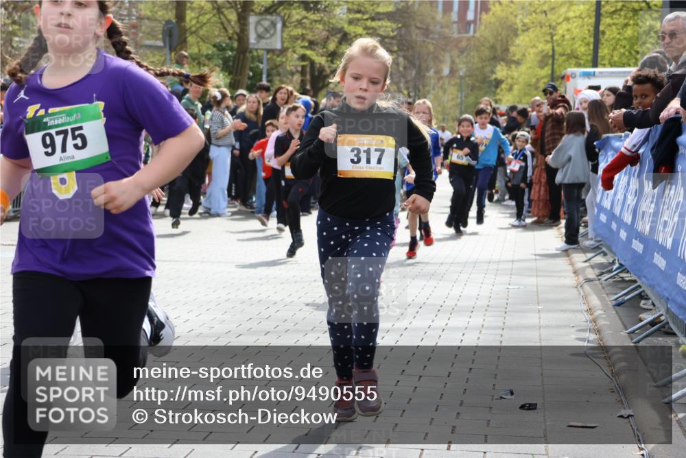 12.04.2026 - 45. Internationalen Wilhelmsburger Insellauf Strokosch-Dieckow http://msf.ph/oto/9490555 12.04.2026 14:21:45 Ziel 960, 838, 234, 111, 66, 136, 729, 769, 646, 159, 1622, 317, 283, 134, 316, 792, 763, 255, 65, 1617, 969, 799, 974, 482, 236 meine-sportfotos.de