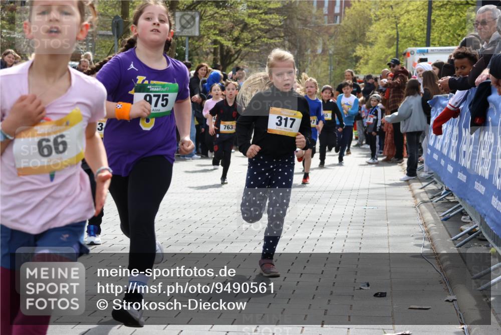 12.04.2026 - 45. Internationalen Wilhelmsburger Insellauf Strokosch-Dieckow http://msf.ph/oto/9490561 12.04.2026 14:21:44 Ziel 960, 838, 234, 111, 66, 136, 729, 769, 646, 159, 1622, 317, 283, 134, 316, 792, 763, 255, 65, 1617, 969, 799, 974, 482 meine-sportfotos.de