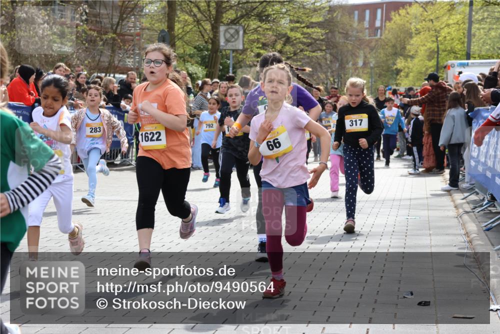 12.04.2026 - 45. Internationalen Wilhelmsburger Insellauf Strokosch-Dieckow http://msf.ph/oto/9490564 12.04.2026 14:21:43 Ziel 657, 698, 678, 279, 960, 838, 234, 111, 66, 136, 729, 769, 646, 159, 1622, 317, 283, 134, 316, 792, 763, 255, 65, 1617, 969, 799 meine-sportfotos.de