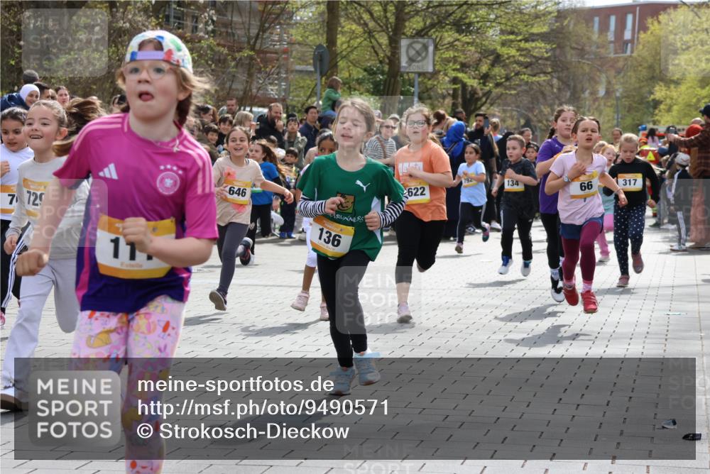 12.04.2026 - 45. Internationalen Wilhelmsburger Insellauf Strokosch-Dieckow http://msf.ph/oto/9490571 12.04.2026 14:21:42 Ziel 558, 267, 657, 698, 678, 279, 960, 838, 234, 111, 66, 136, 729, 769, 646, 159, 1622, 317, 283, 134, 316, 792, 763, 255, 65, 1617 meine-sportfotos.de