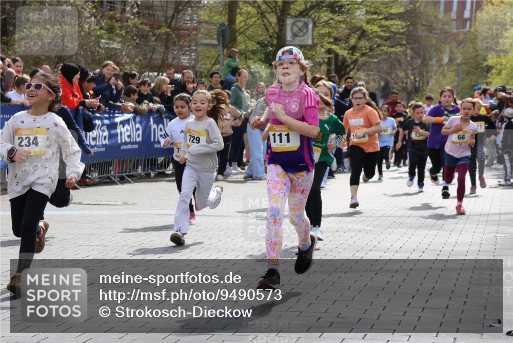 12.04.2026 - 45. Internationalen Wilhelmsburger Insellauf Strokosch-Dieckow http://msf.ph/oto/9490573 12.04.2026 14:21:41 Ziel 117, 558, 267, 657, 698, 678, 279, 960, 838, 234, 111, 66, 136, 729, 769, 646, 159, 1622, 317, 283, 134, 316, 792, 763 meine-sportfotos.de
