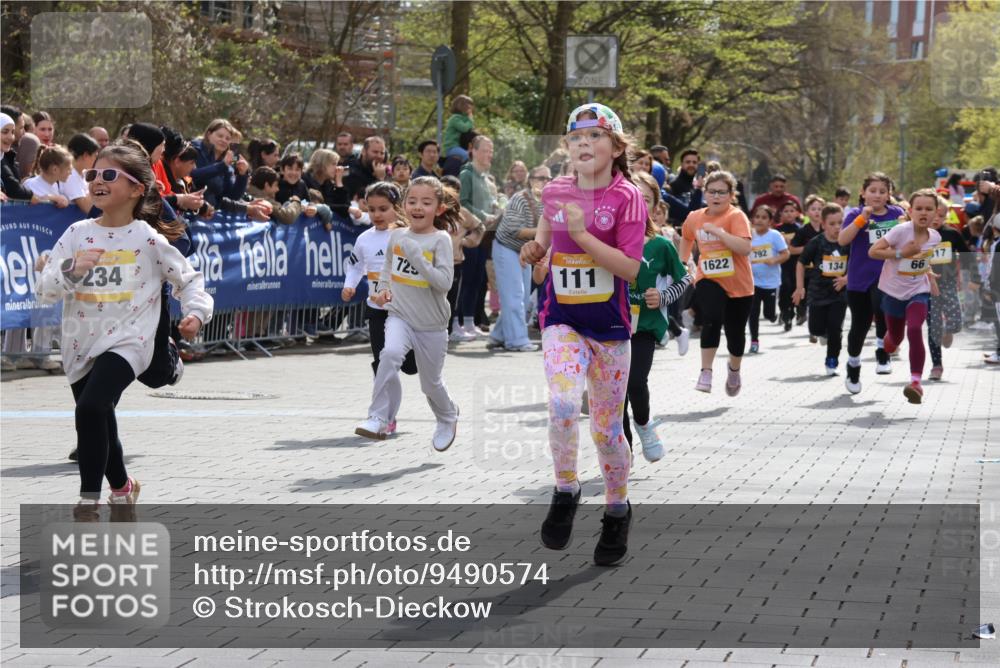 12.04.2026 - 45. Internationalen Wilhelmsburger Insellauf Strokosch-Dieckow http://msf.ph/oto/9490574 12.04.2026 14:21:41 Ziel 117, 558, 267, 657, 698, 678, 279, 960, 838, 234, 111, 66, 136, 729, 769, 646, 159, 1622, 317, 283, 134, 316, 792, 763 meine-sportfotos.de