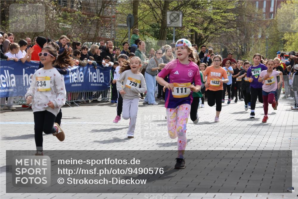 12.04.2026 - 45. Internationalen Wilhelmsburger Insellauf Strokosch-Dieckow http://msf.ph/oto/9490576 12.04.2026 14:21:41 Ziel 117, 558, 267, 657, 698, 678, 279, 960, 838, 234, 111, 66, 136, 729, 769, 646, 159, 1622, 317, 283, 134, 316, 792, 763 meine-sportfotos.de