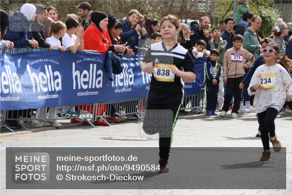 12.04.2026 - 45. Internationalen Wilhelmsburger Insellauf Strokosch-Dieckow http://msf.ph/oto/9490584 12.04.2026 14:21:39 Ziel 957, 823, 117, 558, 267, 657, 698, 678, 279, 960, 838, 234, 111, 66, 136, 729, 769, 646, 159, 1622, 317, 283, 134 meine-sportfotos.de