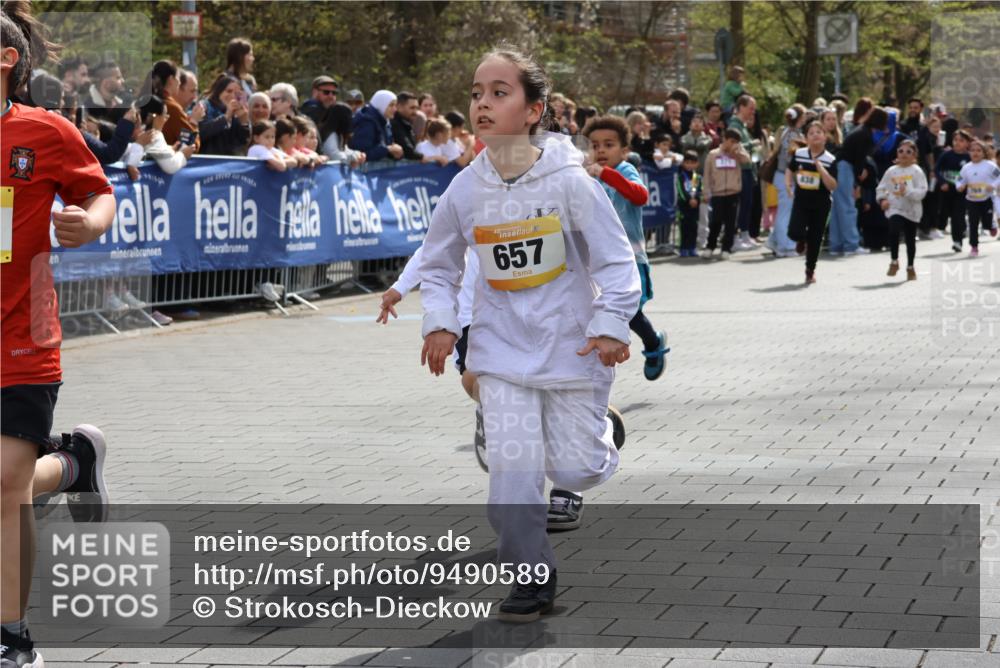 12.04.2026 - 45. Internationalen Wilhelmsburger Insellauf Strokosch-Dieckow http://msf.ph/oto/9490589 12.04.2026 14:21:37 Ziel 1627, 951, 260, 957, 823, 117, 558, 267, 657, 698, 678, 279, 960, 838, 234, 111, 66, 136, 729, 769, 646, 159 meine-sportfotos.de