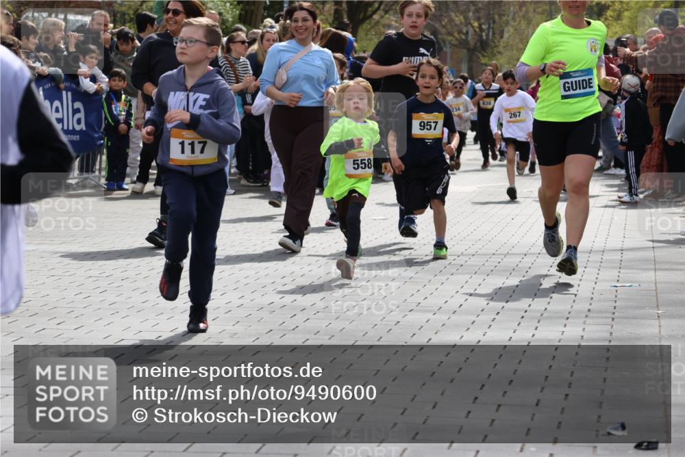 12.04.2026 - 45. Internationalen Wilhelmsburger Insellauf Strokosch-Dieckow http://msf.ph/oto/9490600 12.04.2026 14:21:33 Ziel 988, 964, 972, 1627, 951, 260, 957, 823, 117, 558, 267, 657, 698, 678, 279, 960 meine-sportfotos.de