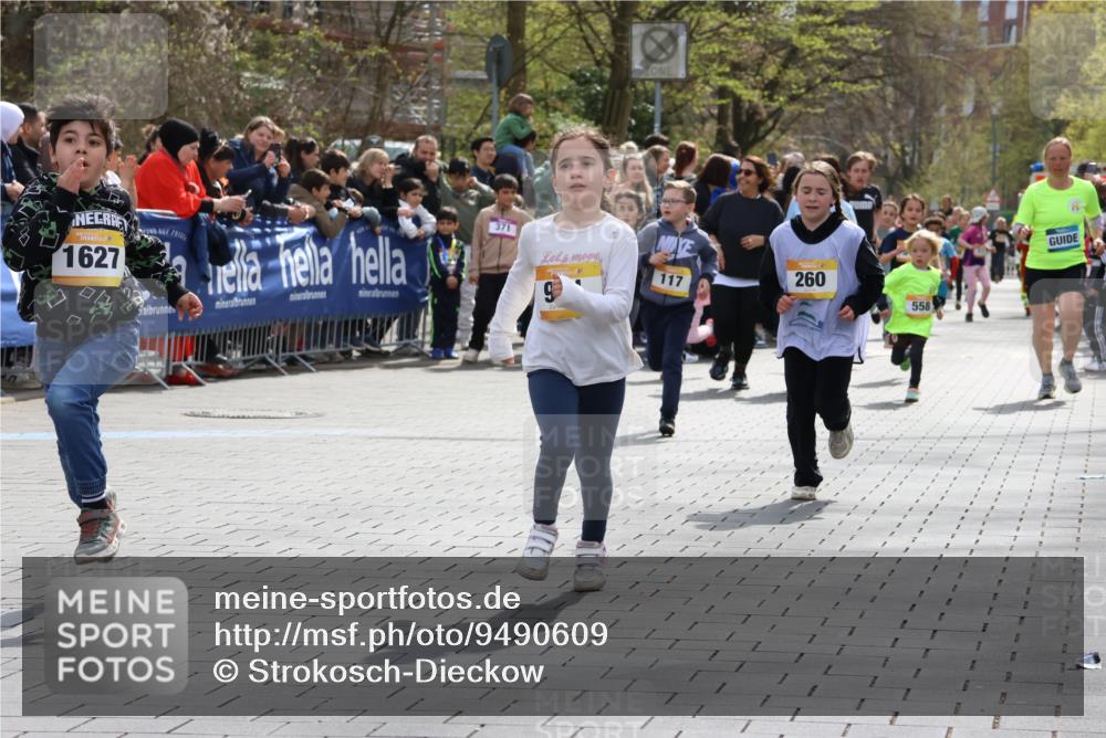 12.04.2026 - 45. Internationalen Wilhelmsburger Insellauf Strokosch-Dieckow http://msf.ph/oto/9490609 12.04.2026 14:21:31 Ziel 1005, 925, 253, 988, 964, 972, 1627, 951, 260, 957, 823, 117, 558, 267, 657, 698, 678, 279 meine-sportfotos.de