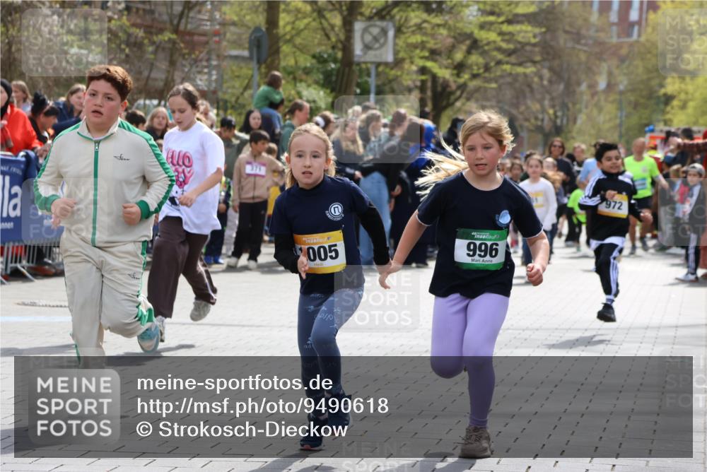 12.04.2026 - 45. Internationalen Wilhelmsburger Insellauf Strokosch-Dieckow http://msf.ph/oto/9490618 12.04.2026 14:21:26 Ziel 1630, 991, 302, 562, 309, 282, 528, 797, 984, 811, 128, 828, 1005, 925, 253, 988, 964, 972, 1627, 951, 260 meine-sportfotos.de