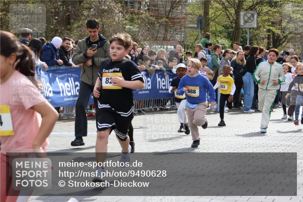 12.04.2026 - 45. Internationalen Wilhelmsburger Insellauf Strokosch-Dieckow http://msf.ph/oto/9490628 12.04.2026 14:21:24 Ziel 980, 1630, 991, 302, 562, 309, 282, 528, 797, 984, 811, 128, 828, 1005, 925, 253, 988, 964, 972 meine-sportfotos.de