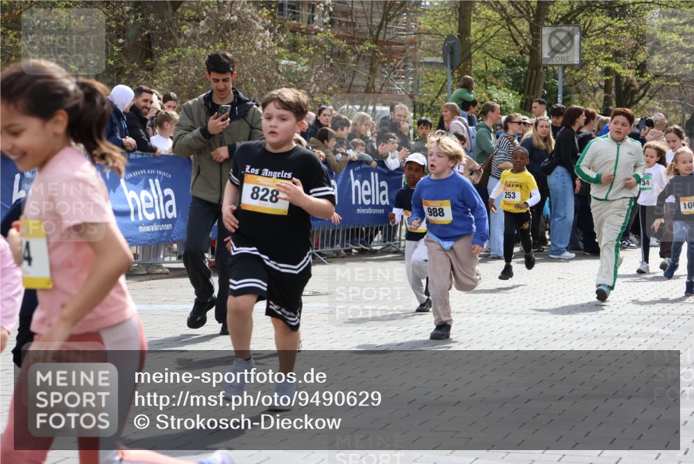 12.04.2026 - 45. Internationalen Wilhelmsburger Insellauf Strokosch-Dieckow http://msf.ph/oto/9490629 12.04.2026 14:21:24 Ziel 980, 1630, 991, 302, 562, 309, 282, 528, 797, 984, 811, 128, 828, 1005, 925, 253, 988, 964, 972 meine-sportfotos.de