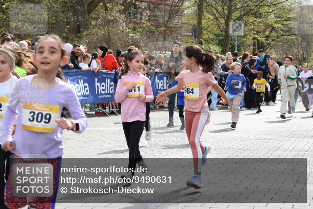 12.04.2026 - 45. Internationalen Wilhelmsburger Insellauf Strokosch-Dieckow http://msf.ph/oto/9490631 12.04.2026 14:21:23 Ziel 566, 564, 607, 980, 1630, 991, 302, 562, 309, 282, 528, 797, 984, 811, 128, 828, 1005, 925, 253, 988, 964, 972 meine-sportfotos.de