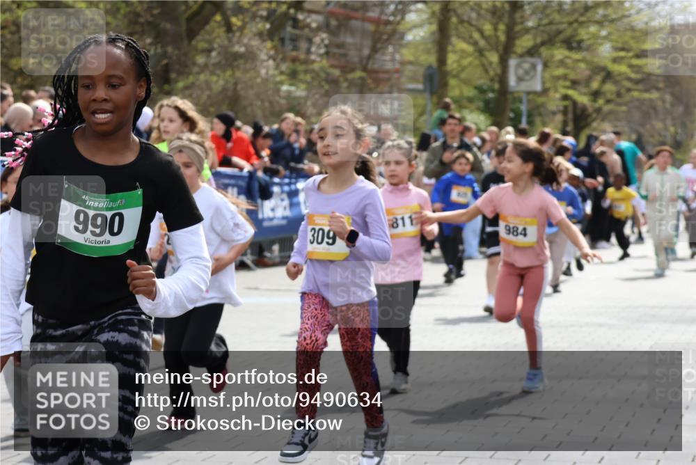 12.04.2026 - 45. Internationalen Wilhelmsburger Insellauf Strokosch-Dieckow http://msf.ph/oto/9490634 12.04.2026 14:21:22 Ziel 629, 566, 564, 607, 980, 1630, 991, 302, 562, 309, 282, 528, 797, 984, 811, 128, 828, 1005, 925, 253, 988, 964 meine-sportfotos.de