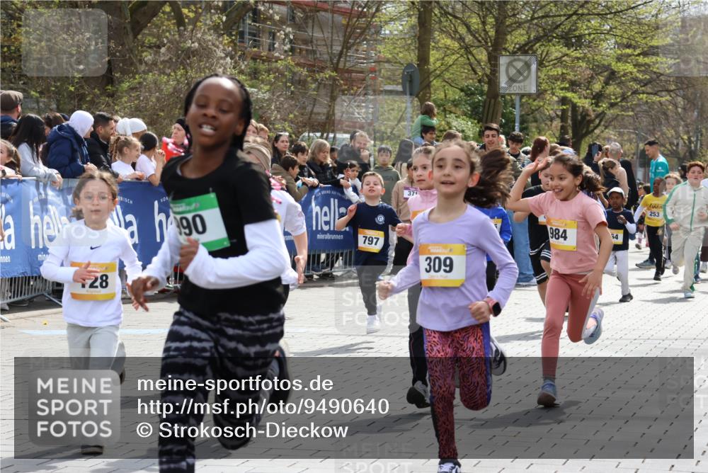 12.04.2026 - 45. Internationalen Wilhelmsburger Insellauf Strokosch-Dieckow http://msf.ph/oto/9490640 12.04.2026 14:21:22 Ziel 629, 566, 564, 607, 980, 1630, 991, 302, 562, 309, 282, 528, 797, 984, 811, 128, 828, 1005, 925, 253, 988, 964 meine-sportfotos.de
