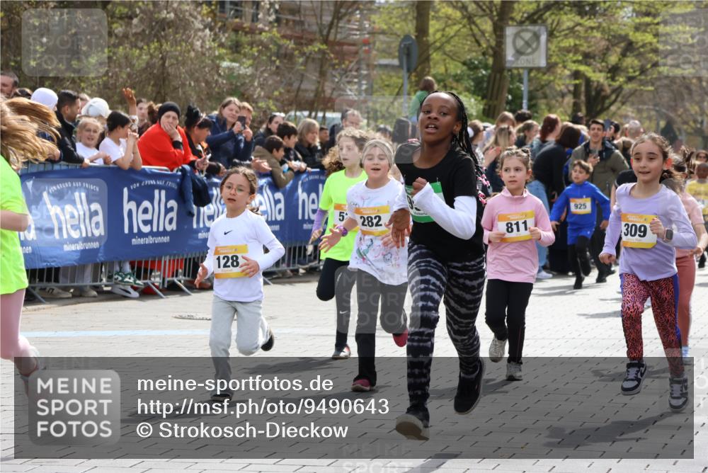 12.04.2026 - 45. Internationalen Wilhelmsburger Insellauf Strokosch-Dieckow http://msf.ph/oto/9490643 12.04.2026 14:21:21 Ziel 139, 1611, 629, 566, 564, 607, 980, 1630, 991, 302, 562, 309, 282, 528, 797, 984, 811, 128, 828, 1005, 925, 253, 988, 964 meine-sportfotos.de