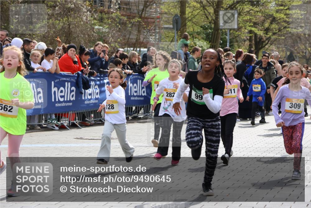 12.04.2026 - 45. Internationalen Wilhelmsburger Insellauf Strokosch-Dieckow http://msf.ph/oto/9490645 12.04.2026 14:21:21 Ziel 139, 1611, 629, 566, 564, 607, 980, 1630, 991, 302, 562, 309, 282, 528, 797, 984, 811, 128, 828, 1005, 925, 253, 988, 964 meine-sportfotos.de