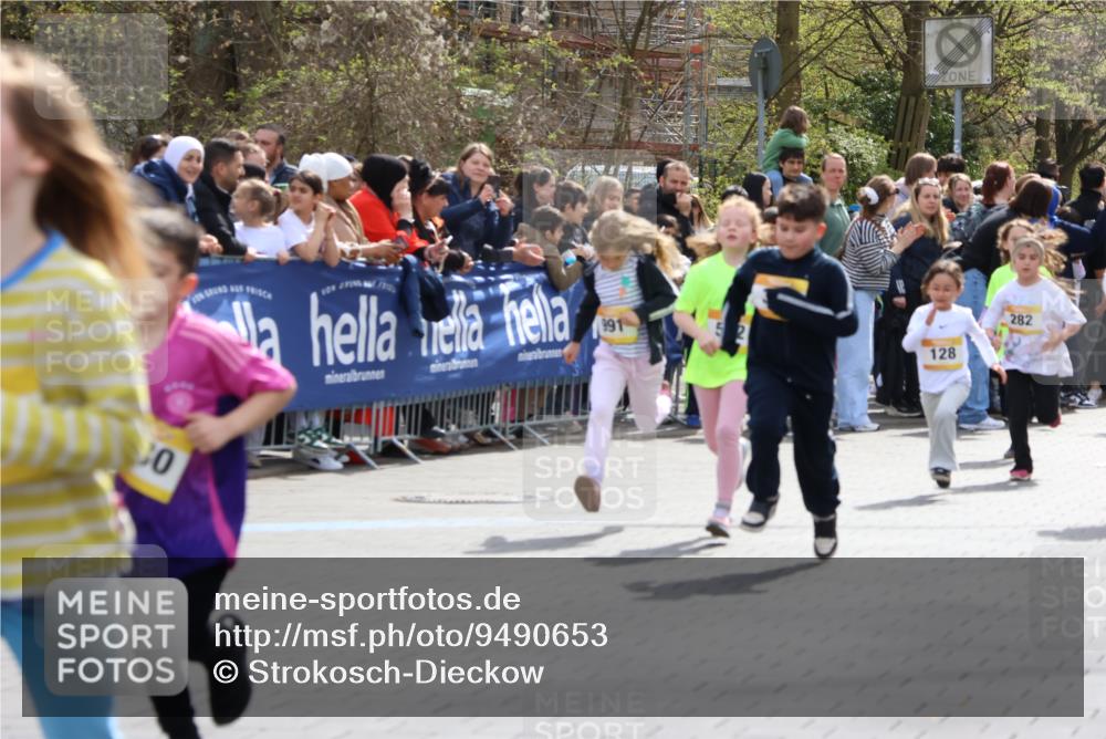 12.04.2026 - 45. Internationalen Wilhelmsburger Insellauf Strokosch-Dieckow http://msf.ph/oto/9490653 12.04.2026 14:21:19 Ziel 937, 263, 139, 1611, 629, 566, 564, 607, 980, 1630, 991, 302, 562, 309, 282, 528, 797, 984, 811, 128, 828, 1005 meine-sportfotos.de
