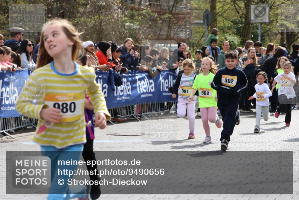12.04.2026 - 45. Internationalen Wilhelmsburger Insellauf Strokosch-Dieckow http://msf.ph/oto/9490656 12.04.2026 14:21:19 Ziel 937, 263, 139, 1611, 629, 566, 564, 607, 980, 1630, 991, 302, 562, 309, 282, 528, 797, 984, 811, 128, 828, 1005 meine-sportfotos.de
