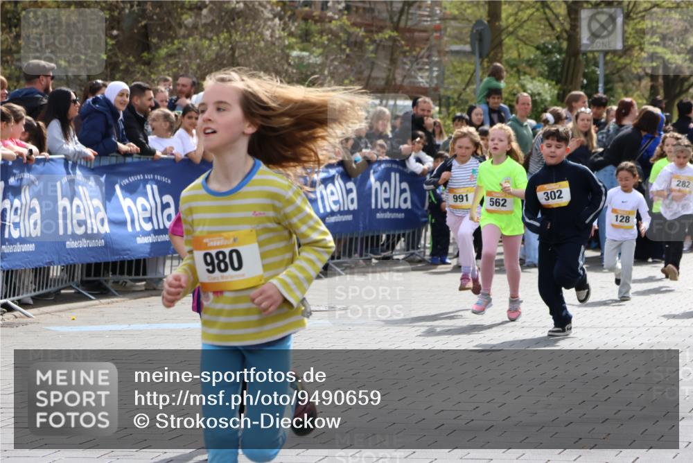 12.04.2026 - 45. Internationalen Wilhelmsburger Insellauf Strokosch-Dieckow http://msf.ph/oto/9490659 12.04.2026 14:21:19 Ziel 937, 263, 139, 1611, 629, 566, 564, 607, 980, 1630, 991, 302, 562, 309, 282, 528, 797, 984, 811, 128, 828, 1005 meine-sportfotos.de