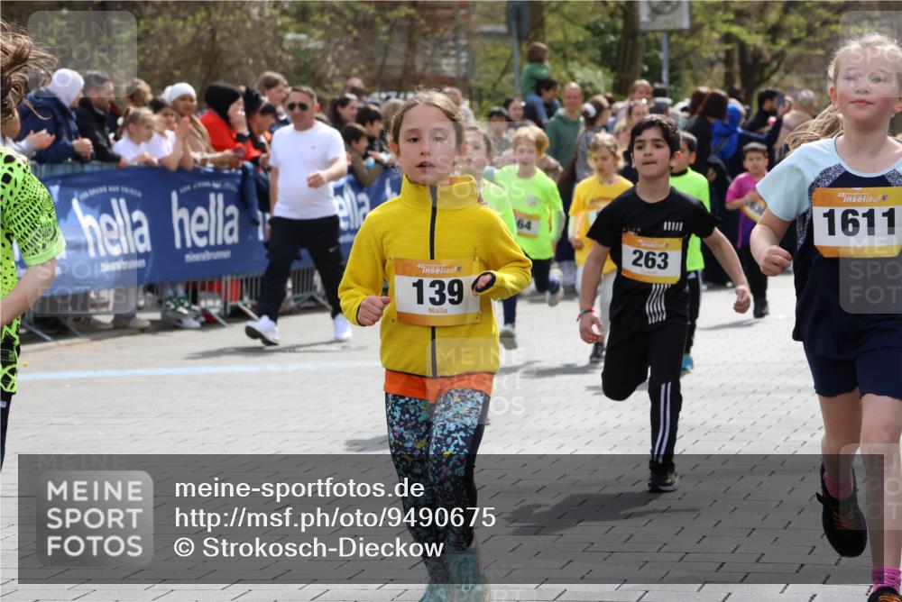 12.04.2026 - 45. Internationalen Wilhelmsburger Insellauf Strokosch-Dieckow http://msf.ph/oto/9490675 12.04.2026 14:21:14 Ziel 306, 1001, 130, 126, 460, 821, 99, 771, 62, 768, 937, 263, 139, 1611, 629, 566, 564, 607, 980, 1630, 991, 302 meine-sportfotos.de