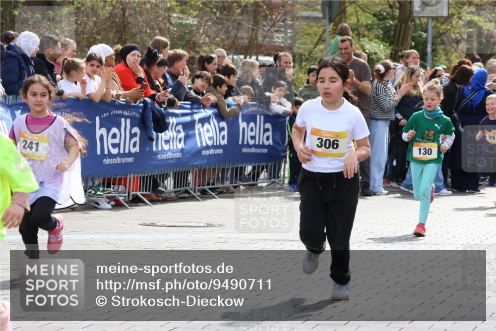 12.04.2026 - 45. Internationalen Wilhelmsburger Insellauf Strokosch-Dieckow http://msf.ph/oto/9490711 12.04.2026 14:21:05 Ziel 756, 1603, 162, 280, 149, 634, 812, 618, 241, 306, 1001, 130, 126, 460, 821, 99, 771, 62, 768 meine-sportfotos.de