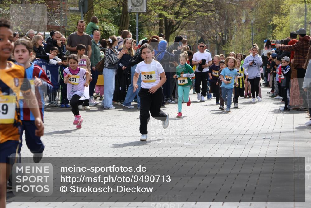12.04.2026 - 45. Internationalen Wilhelmsburger Insellauf Strokosch-Dieckow http://msf.ph/oto/9490713 12.04.2026 14:21:04 Ziel 756, 1603, 162, 280, 149, 634, 812, 618, 241, 306, 1001, 130, 126, 460 meine-sportfotos.de