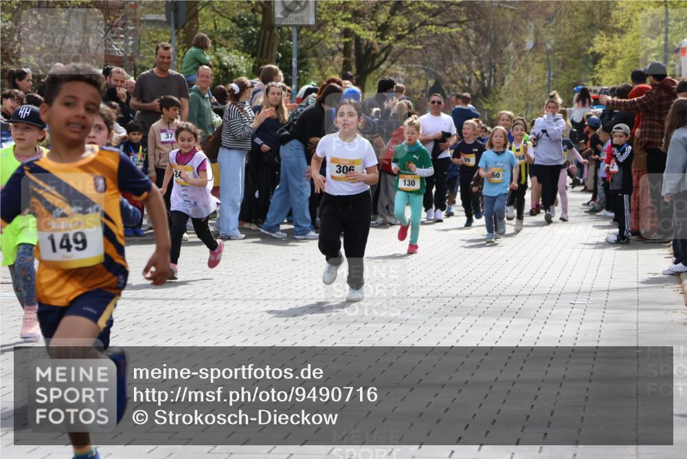 12.04.2026 - 45. Internationalen Wilhelmsburger Insellauf Strokosch-Dieckow http://msf.ph/oto/9490716 12.04.2026 14:21:04 Ziel 756, 1603, 162, 280, 149, 634, 812, 618, 241, 306, 1001, 130, 126, 460 meine-sportfotos.de