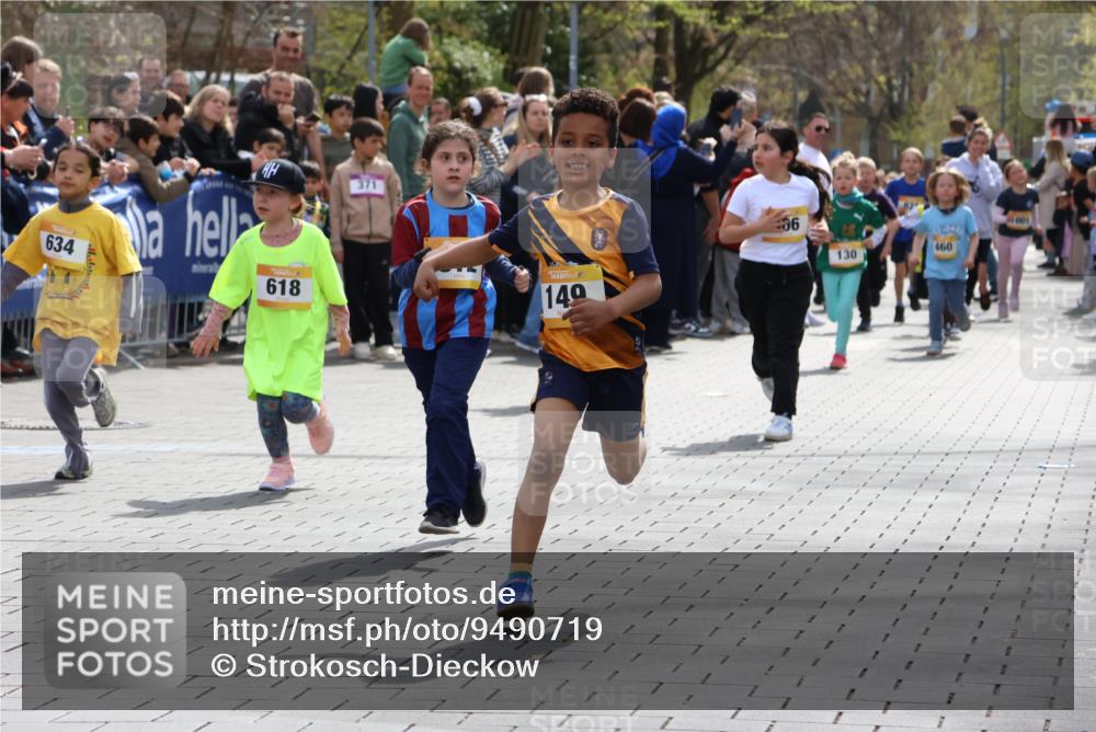 12.04.2026 - 45. Internationalen Wilhelmsburger Insellauf Strokosch-Dieckow http://msf.ph/oto/9490719 12.04.2026 14:21:03 Ziel 107, 818, 732, 756, 1603, 162, 280, 149, 634, 812, 618, 241, 306, 1001 meine-sportfotos.de