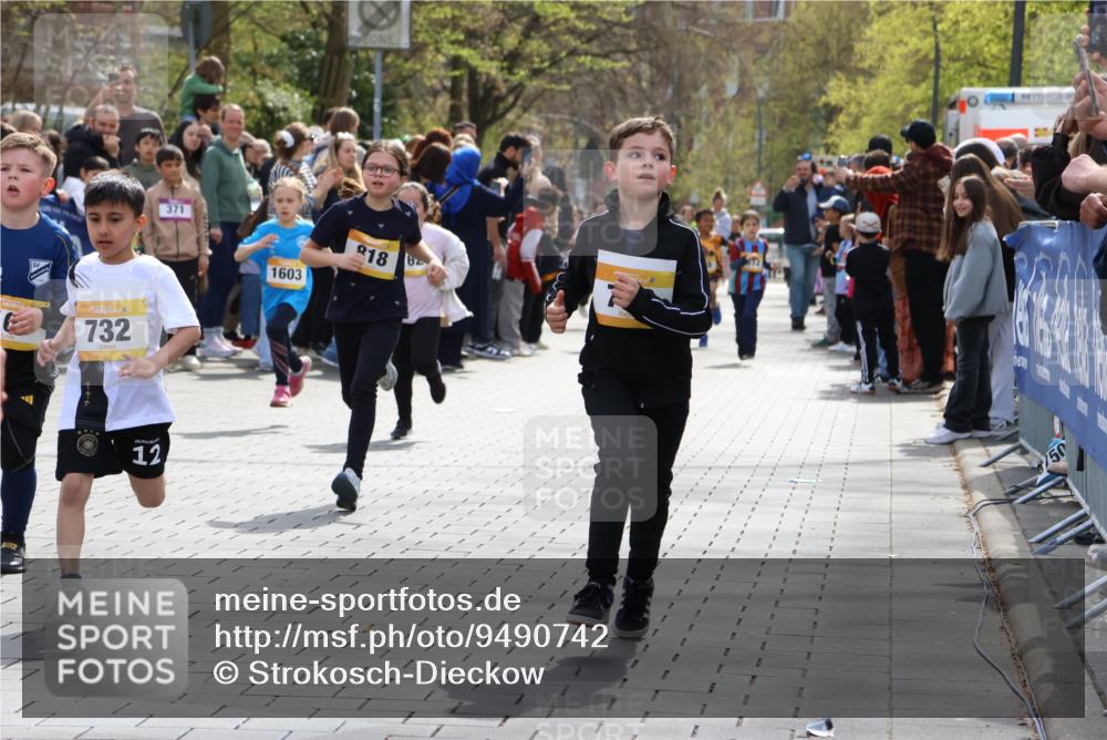 12.04.2026 - 45. Internationalen Wilhelmsburger Insellauf Strokosch-Dieckow http://msf.ph/oto/9490742 12.04.2026 14:20:56 Ziel 760, 257, 463, 437, 1616, 692, 696, 107, 818, 732, 756, 1603, 162 meine-sportfotos.de