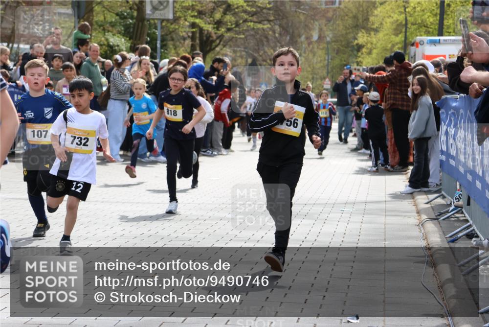 12.04.2026 - 45. Internationalen Wilhelmsburger Insellauf Strokosch-Dieckow http://msf.ph/oto/9490746 12.04.2026 14:20:56 Ziel 760, 257, 463, 437, 1616, 692, 696, 107, 818, 732, 756, 1603, 162 meine-sportfotos.de