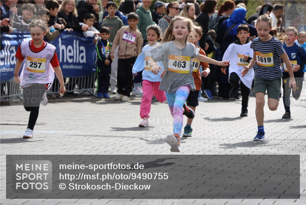 12.04.2026 - 45. Internationalen Wilhelmsburger Insellauf Strokosch-Dieckow http://msf.ph/oto/9490755 12.04.2026 14:20:53 Ziel 324, 299, 1605, 278, 760, 257, 463, 437, 1616, 692, 696, 107, 818, 732, 756, 1603 meine-sportfotos.de