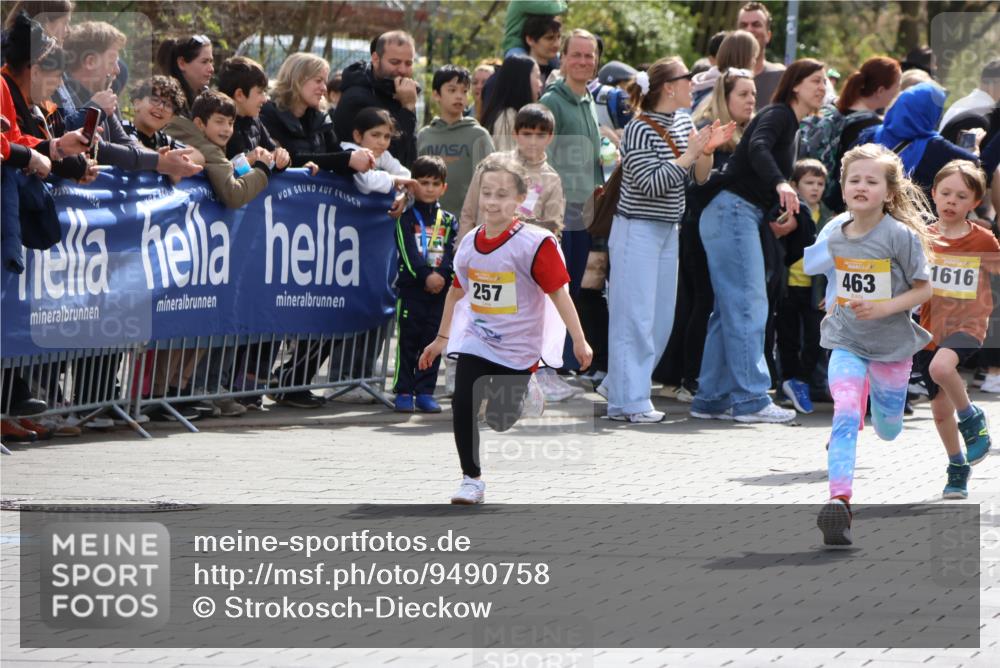 12.04.2026 - 45. Internationalen Wilhelmsburger Insellauf Strokosch-Dieckow http://msf.ph/oto/9490758 12.04.2026 14:20:53 Ziel 324, 299, 1605, 278, 760, 257, 463, 437, 1616, 692, 696, 107, 818, 732, 756, 1603 meine-sportfotos.de