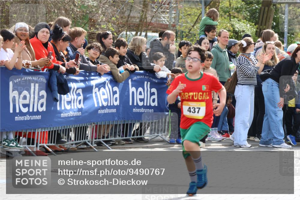 12.04.2026 - 45. Internationalen Wilhelmsburger Insellauf Strokosch-Dieckow http://msf.ph/oto/9490767 12.04.2026 14:20:51 Ziel 1606, 473, 956, 467, 324, 299, 1605, 278, 760, 257, 463, 437, 1616, 692, 696, 107, 818, 732 meine-sportfotos.de