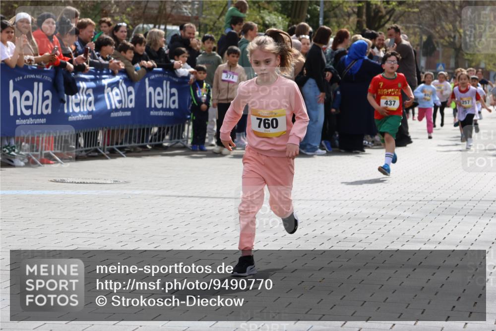 12.04.2026 - 45. Internationalen Wilhelmsburger Insellauf Strokosch-Dieckow http://msf.ph/oto/9490770 12.04.2026 14:20:49 Ziel 431, 135, 545, 537, 30, 133, 977, 84, 1606, 473, 956, 467, 324, 299, 1605, 278, 760, 257, 463, 437, 1616, 692 meine-sportfotos.de
