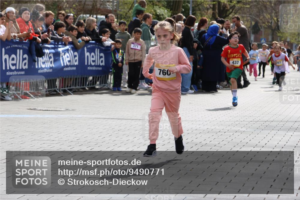 12.04.2026 - 45. Internationalen Wilhelmsburger Insellauf Strokosch-Dieckow http://msf.ph/oto/9490771 12.04.2026 14:20:49 Ziel 431, 135, 545, 537, 30, 133, 977, 84, 1606, 473, 956, 467, 324, 299, 1605, 278, 760, 257, 463, 437, 1616, 692 meine-sportfotos.de
