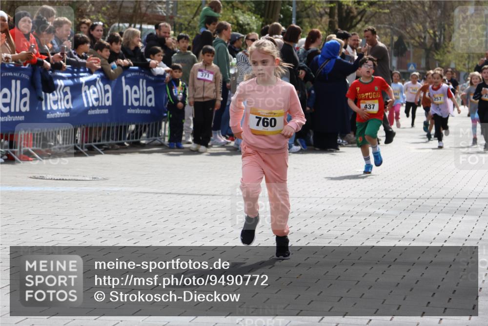 12.04.2026 - 45. Internationalen Wilhelmsburger Insellauf Strokosch-Dieckow http://msf.ph/oto/9490772 12.04.2026 14:20:49 Ziel 431, 135, 545, 537, 30, 133, 977, 84, 1606, 473, 956, 467, 324, 299, 1605, 278, 760, 257, 463, 437, 1616, 692 meine-sportfotos.de