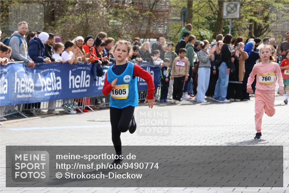 12.04.2026 - 45. Internationalen Wilhelmsburger Insellauf Strokosch-Dieckow http://msf.ph/oto/9490774 12.04.2026 14:20:48 Ziel 318, 539, 431, 135, 545, 537, 30, 133, 977, 84, 1606, 473, 956, 467, 324, 299, 1605, 278, 760, 257, 463 meine-sportfotos.de
