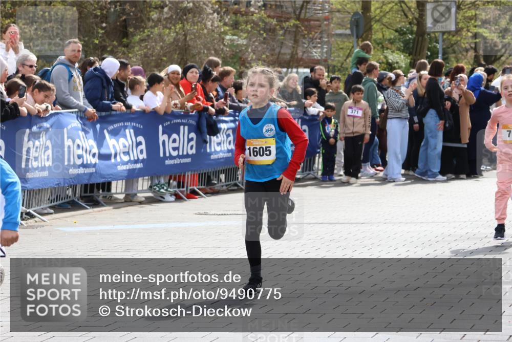 12.04.2026 - 45. Internationalen Wilhelmsburger Insellauf Strokosch-Dieckow http://msf.ph/oto/9490775 12.04.2026 14:20:48 Ziel 318, 539, 431, 135, 545, 537, 30, 133, 977, 84, 1606, 473, 956, 467, 324, 299, 1605, 278, 760, 257, 463 meine-sportfotos.de