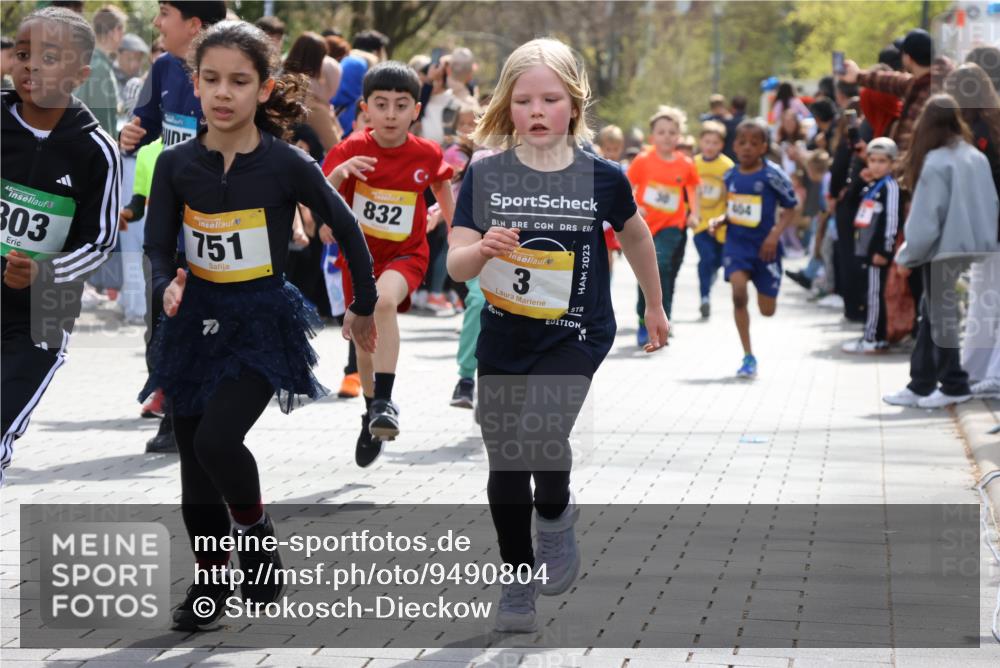 12.04.2026 - 45. Internationalen Wilhelmsburger Insellauf Strokosch-Dieckow http://msf.ph/oto/9490804 12.04.2026 14:20:39 Ziel 576, 935, 301, 61, 237, 578, 751, 940, 958, 832, 1610, 3, 285, 1073, 767, 404, 318, 539, 431, 135, 545, 537, 30, 133, 977, 84, 1606, 473, 956 meine-sportfotos.de
