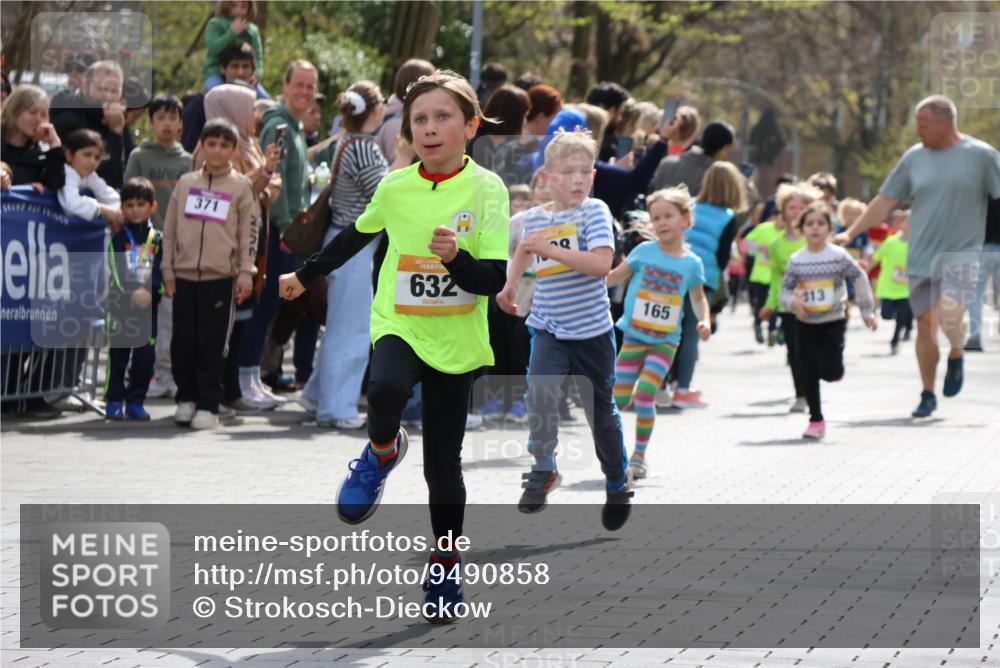 12.04.2026 - 45. Internationalen Wilhelmsburger Insellauf Strokosch-Dieckow http://msf.ph/oto/9490858 12.04.2026 14:20:24 Ziel 948, 1058, 966, 998, 228, 298, 293, 744, 1008, 747, 262, 598, 730, 632, 1608, 165, 171 meine-sportfotos.de