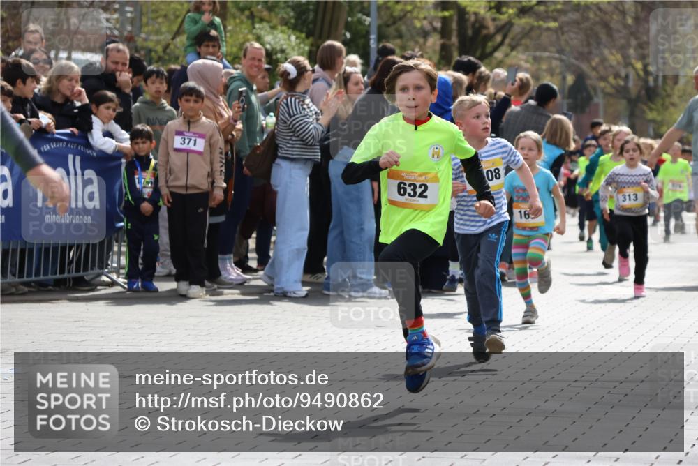 12.04.2026 - 45. Internationalen Wilhelmsburger Insellauf Strokosch-Dieckow http://msf.ph/oto/9490862 12.04.2026 14:20:24 Ziel 948, 1058, 966, 998, 228, 298, 293, 744, 1008, 747, 262, 598, 730, 632, 1608, 165, 171 meine-sportfotos.de