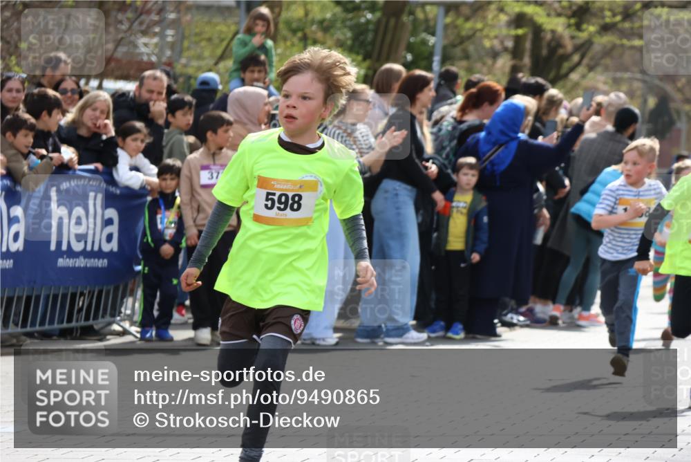 12.04.2026 - 45. Internationalen Wilhelmsburger Insellauf Strokosch-Dieckow http://msf.ph/oto/9490865 12.04.2026 14:20:23 Ziel 29, 948, 1058, 966, 998, 228, 298, 293, 744, 1008, 747, 262, 598, 730, 632, 1608, 165 meine-sportfotos.de