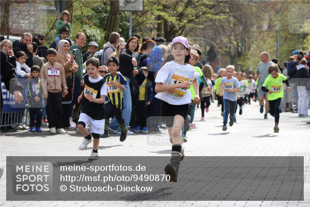 12.04.2026 - 45. Internationalen Wilhelmsburger Insellauf Strokosch-Dieckow http://msf.ph/oto/9490870 12.04.2026 14:20:21 Ziel 949, 1607, 29, 948, 1058, 966, 998, 228, 298, 293, 744, 1008, 747, 262, 598, 730, 632, 1608 meine-sportfotos.de