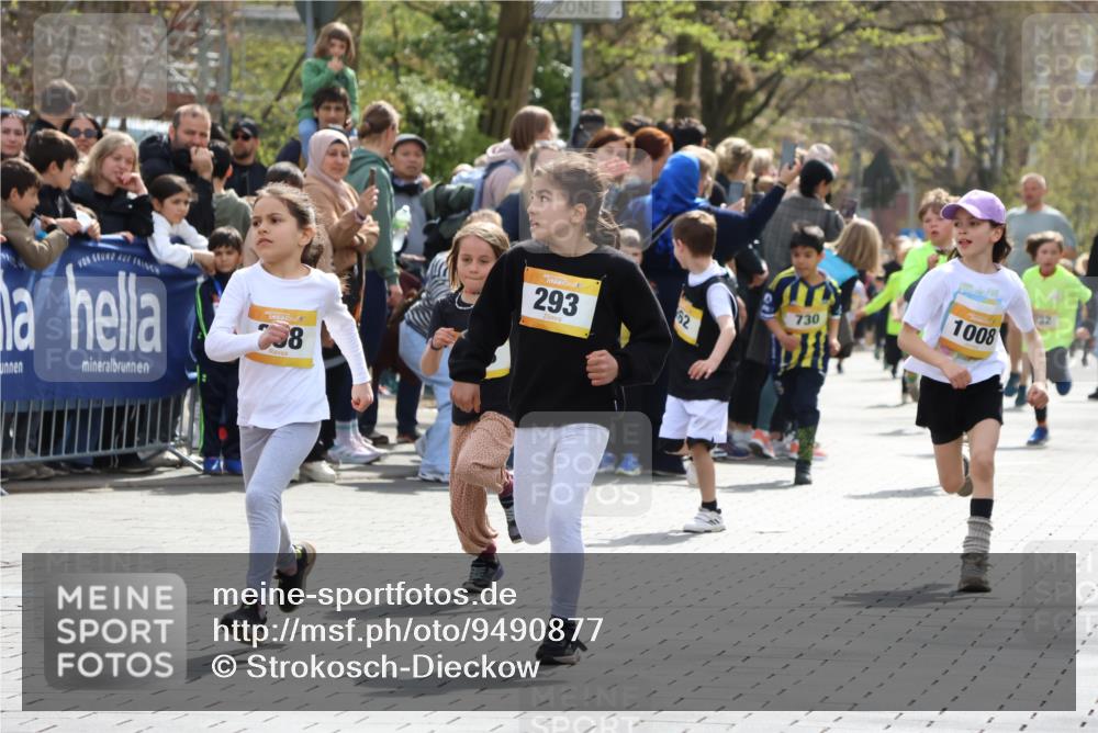 12.04.2026 - 45. Internationalen Wilhelmsburger Insellauf Strokosch-Dieckow http://msf.ph/oto/9490877 12.04.2026 14:20:20 Ziel 1623, 844, 34, 949, 1607, 29, 948, 1058, 966, 998, 228, 298, 293, 744, 1008, 747, 262, 598, 730, 632, 1608 meine-sportfotos.de