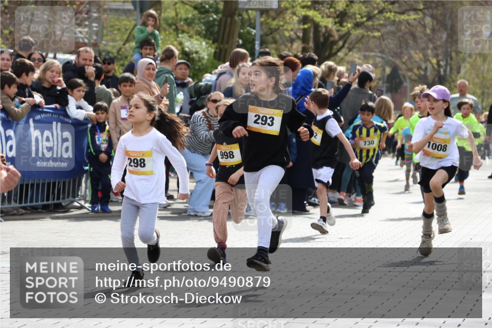 12.04.2026 - 45. Internationalen Wilhelmsburger Insellauf Strokosch-Dieckow http://msf.ph/oto/9490879 12.04.2026 14:20:20 Ziel 1623, 844, 34, 949, 1607, 29, 948, 1058, 966, 998, 228, 298, 293, 744, 1008, 747, 262, 598, 730, 632, 1608 meine-sportfotos.de