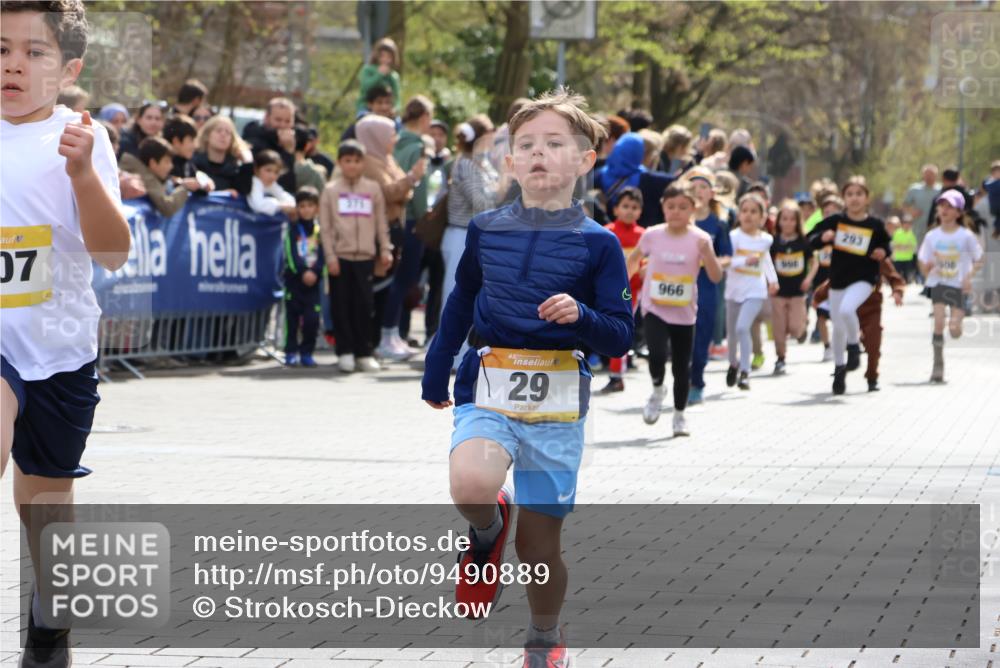 12.04.2026 - 45. Internationalen Wilhelmsburger Insellauf Strokosch-Dieckow http://msf.ph/oto/9490889 12.04.2026 14:20:17 Ziel 750, 1623, 844, 34, 949, 1607, 29, 948, 1058, 966, 998, 228, 298, 293, 744, 1008, 747, 262, 598 meine-sportfotos.de
