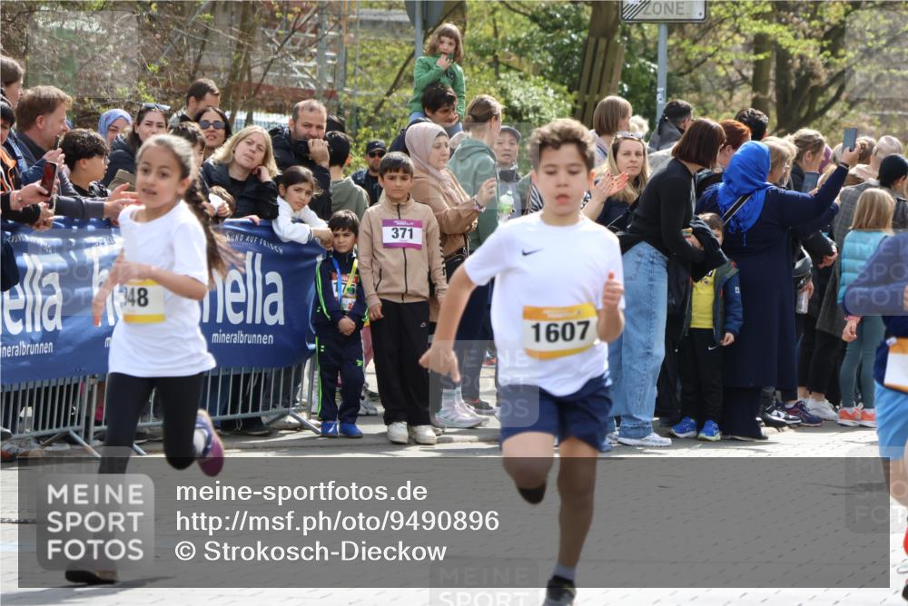 12.04.2026 - 45. Internationalen Wilhelmsburger Insellauf Strokosch-Dieckow http://msf.ph/oto/9490896 12.04.2026 14:20:16 Ziel 750, 1623, 844, 34, 949, 1607, 29, 948, 1058, 966, 998, 228, 298, 293 meine-sportfotos.de