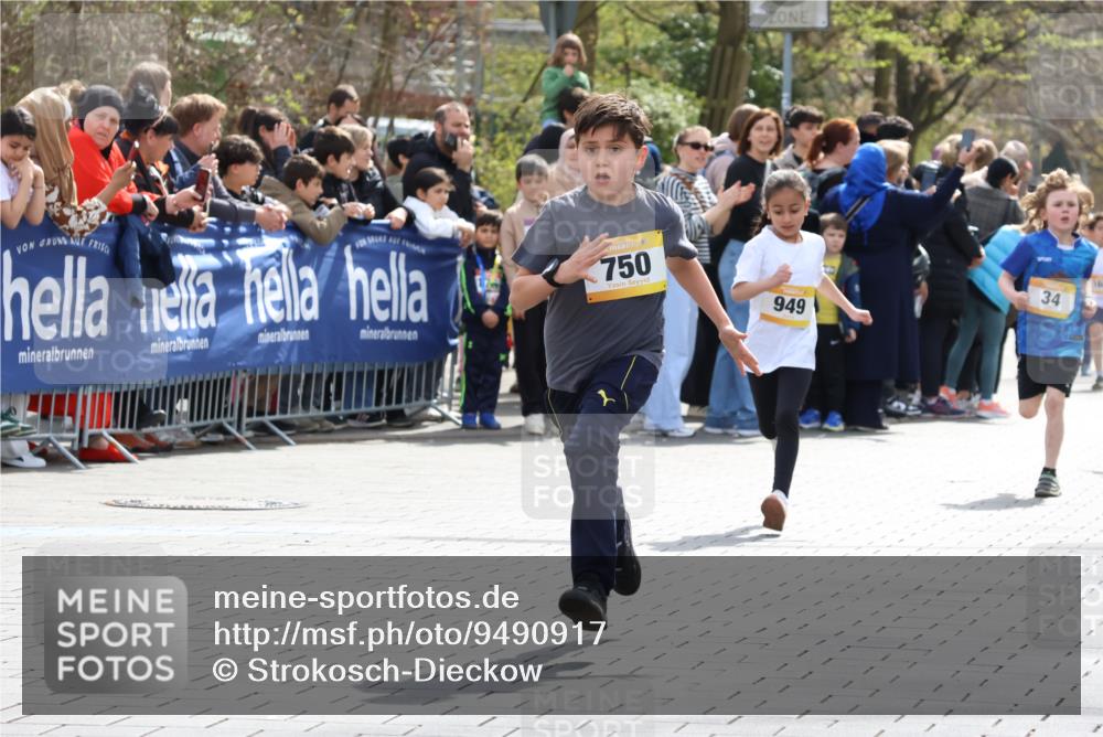 12.04.2026 - 45. Internationalen Wilhelmsburger Insellauf Strokosch-Dieckow http://msf.ph/oto/9490917 12.04.2026 14:20:11 Ziel 775, 587, 405, 1060, 642, 753, 750, 1623, 844, 34, 949, 1607, 29 meine-sportfotos.de