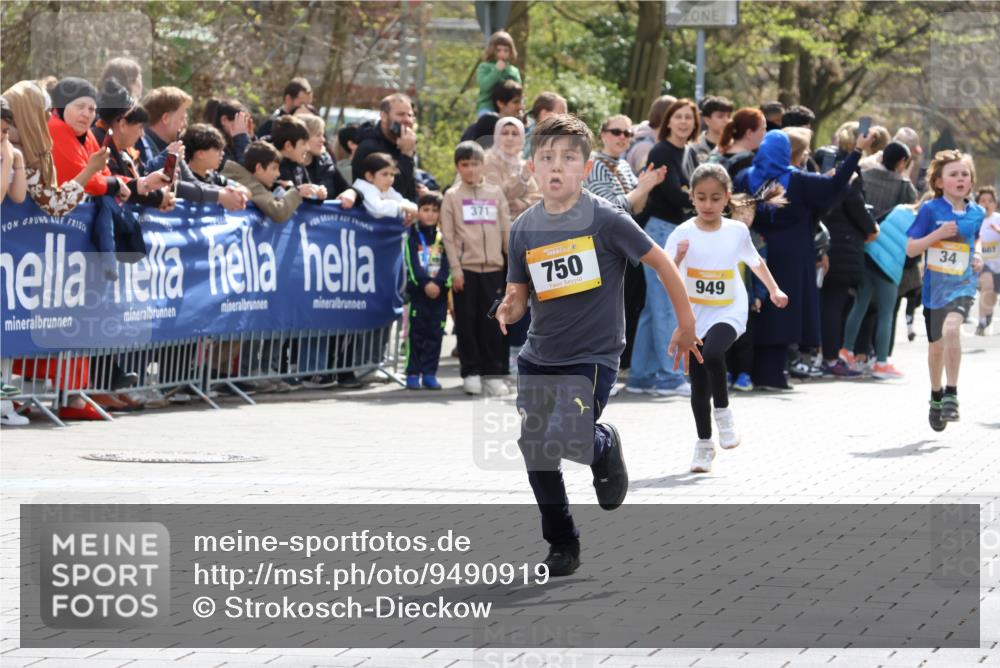 12.04.2026 - 45. Internationalen Wilhelmsburger Insellauf Strokosch-Dieckow http://msf.ph/oto/9490919 12.04.2026 14:20:11 Ziel 775, 587, 405, 1060, 642, 753, 750, 1623, 844, 34, 949, 1607, 29 meine-sportfotos.de