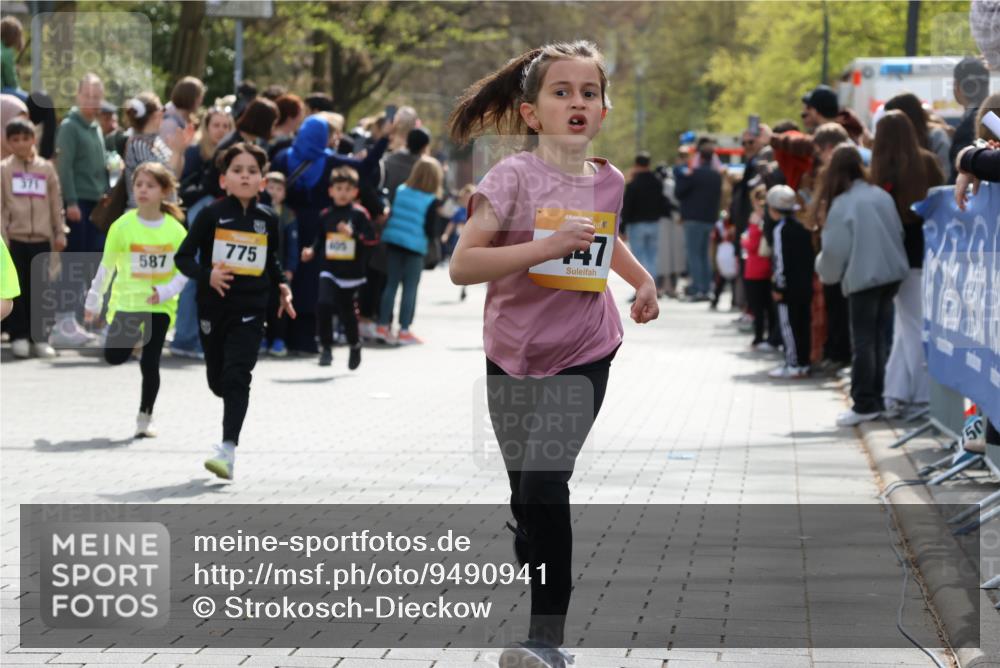 12.04.2026 - 45. Internationalen Wilhelmsburger Insellauf Strokosch-Dieckow http://msf.ph/oto/9490941 12.04.2026 14:20:03 Ziel 1602, 478, 83, 968, 465, 631, 1621, 304, 225, 1618, 108, 534, 447, 560, 734, 775, 587, 405, 1060, 642, 753 meine-sportfotos.de