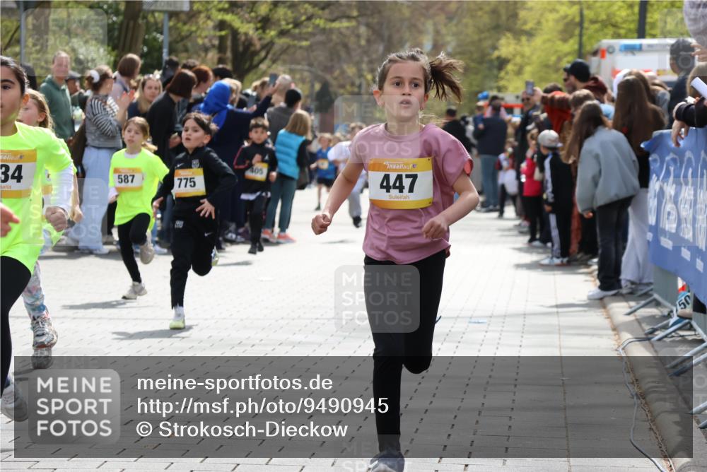 12.04.2026 - 45. Internationalen Wilhelmsburger Insellauf Strokosch-Dieckow http://msf.ph/oto/9490945 12.04.2026 14:20:03 Ziel 1602, 478, 83, 968, 465, 631, 1621, 304, 225, 1618, 108, 534, 447, 560, 734, 775, 587, 405, 1060, 642, 753 meine-sportfotos.de